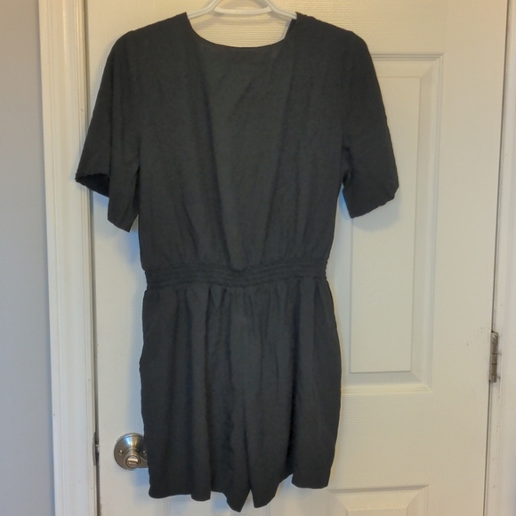 Women's LG petite black romper - Picture 2 of 5